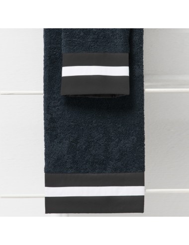 Coppia asciugamani in spugna nera con bordo in cotone bianco